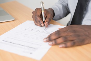Quali sono gli elementi essenziali del contratto di locazione?